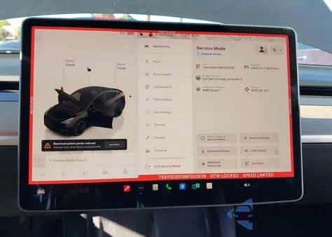 2022 Tesla Model Y Performance Dual Motor All-Wheel Drive z USA, uszkodzony, nr VIN 7SAYGDEF0NF553939